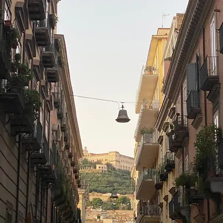 Casa Gioia, Tra Palazzo Reale,lungomare E Monte Echia