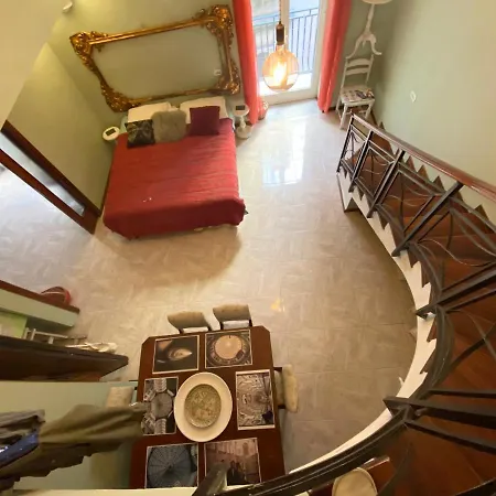 Casa Gioia, Tra Palazzo Reale,lungomare E Monte Echia *