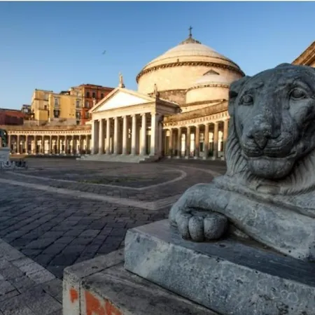 Casa Gioia, Tra Palazzo Reale,lungomare E Monte Echia Apartment Naples