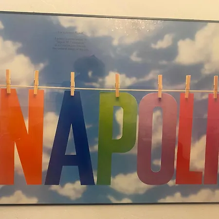 Apartment Casa Gioia, Tra Palazzo Reale,lungomare E Monte Echia Naples