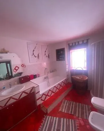 Apartment Casa Gioia, Tra Palazzo Reale,lungomare E Monte Echia Naples
